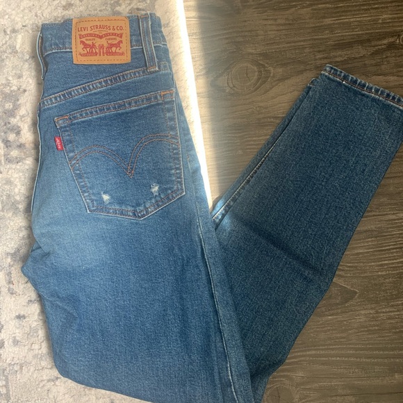 Levi’s Wedgie Skinny Jeans - Picture 8 of 8